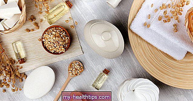 Avižinių dribsnių vonios: odą raminanti namų gynimo priemonė