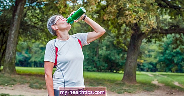 Dehidratacijos priežastys ir simptomai vyresniems suaugusiesiems