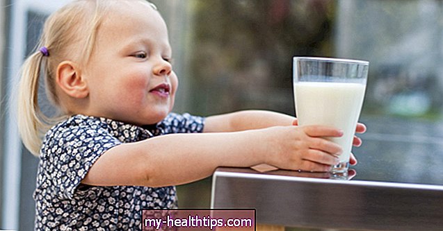 दूध का पीएच क्या है, और क्या यह आपके शरीर के लिए पदार्थ है?