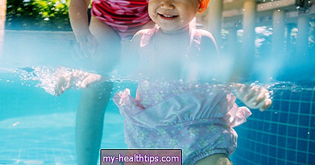 जब एक बच्चा एक पूल में जा सकता है?