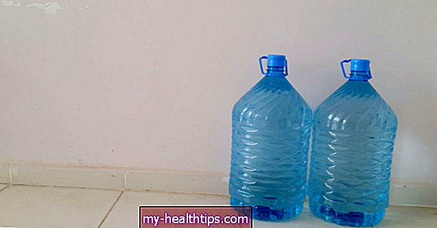 Има ли ползи от пиенето на галон вода на ден?